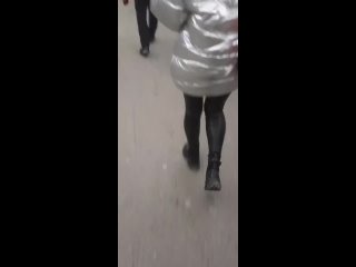 spying on a girl and her legs in leggings secretly spying)